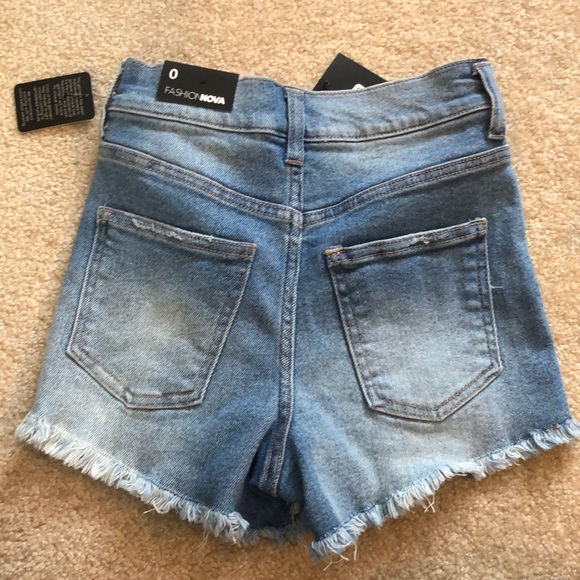 High waisted shorts - Picture 2 of 3